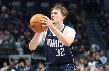 开运在线赛事平台-媒体人：弗拉格和新秀詹姆斯数据差不多 前者更多是在体系里打球