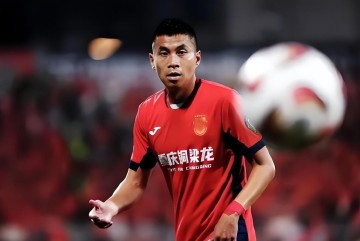 kaiyun sports-意外！黄希扬本赛季会以球员身份出战中超吗？本人首次给出答案