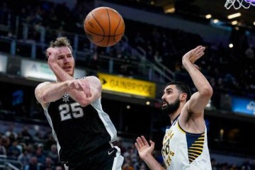 开云-最不可或缺之人因故休战 马刺艰难赛季考验加重